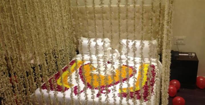 Grand Nakshatra Hotel Anand Exterior photo